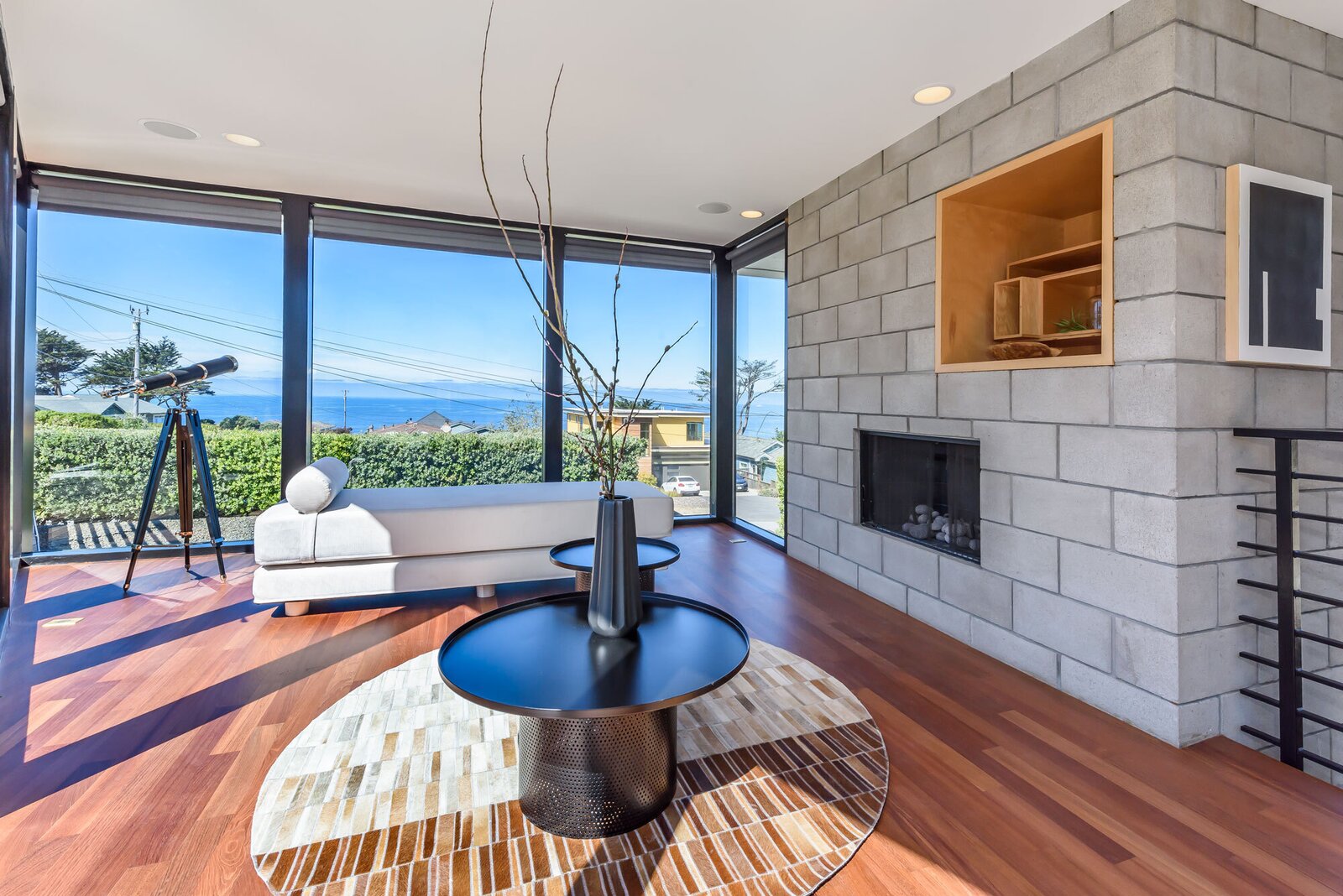 Photo 8 of 27 in Modern California Beach House by Dave Earl - Dwell