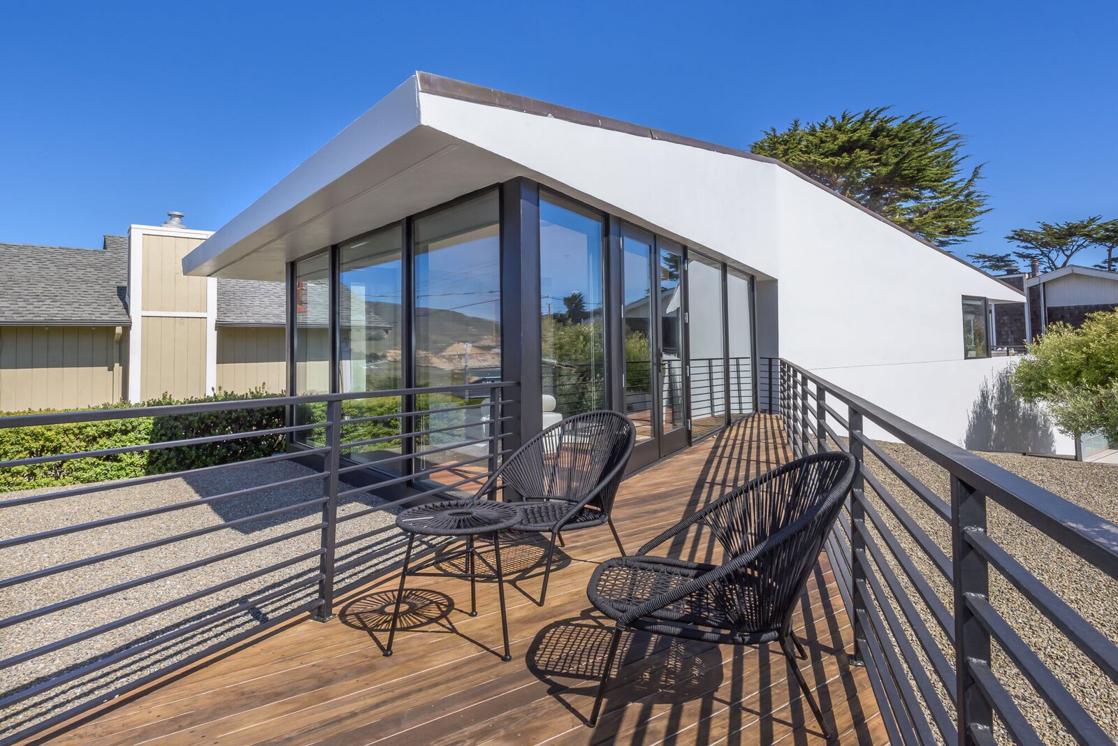 Photo 10 of 27 in Modern California Beach House by Dave Earl - Dwell