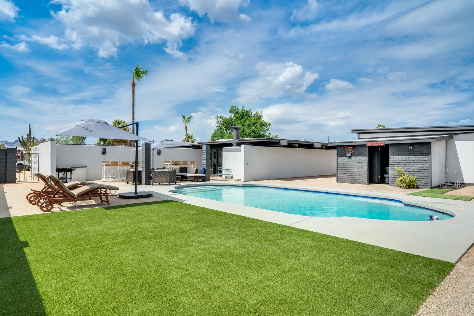 Photo 7 of 12 in The Witt House by Joshua Witt Dwell