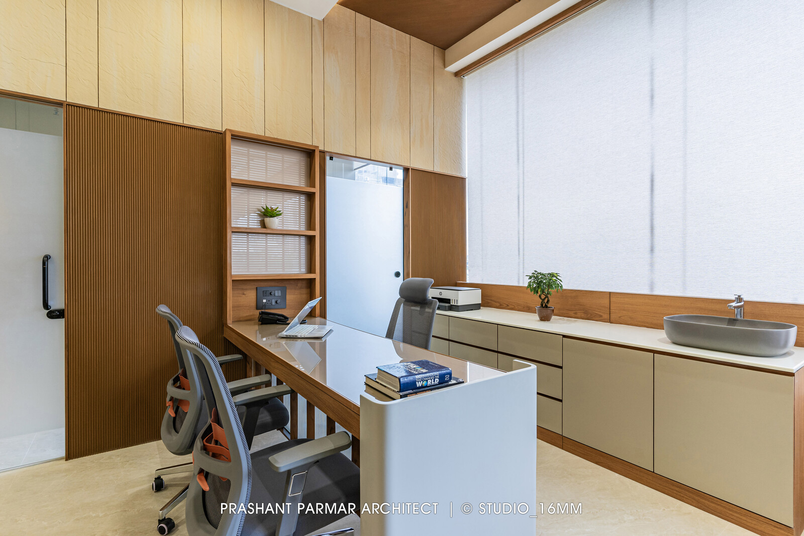 Photo 12 of 24 in Modern Hospital Interior at Ratnanjali Solitaire by ...