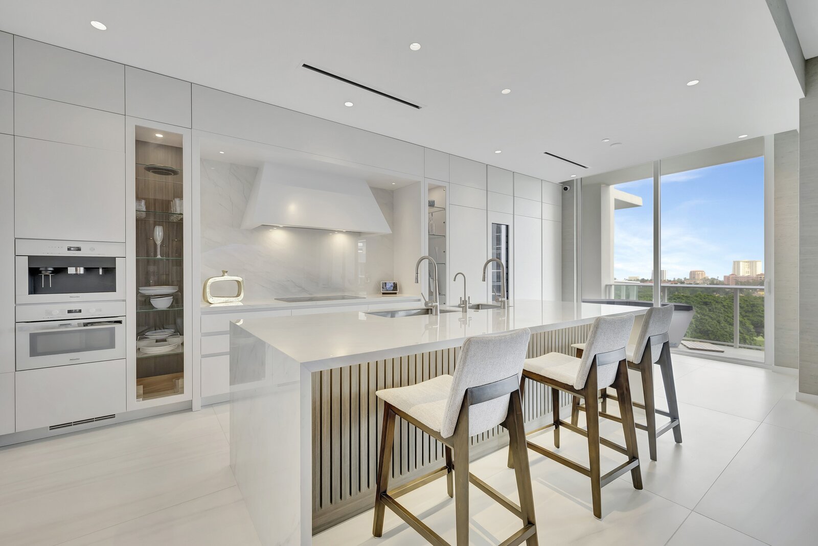 Photo 5 of 10 in Luxurious Penthouse with Wine Wall, Spacious Balcony ... - High-End Penthouse With Wine And Recreation Space