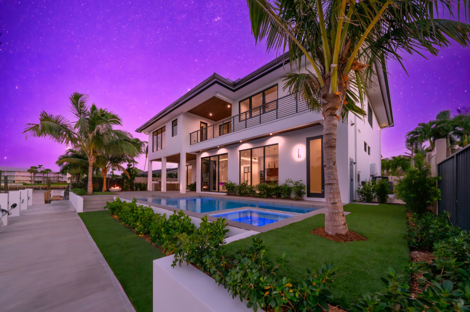 Picture of Photo 1 of 7 in A Waterfront Masterpiece Redefines Luxury Living in ...