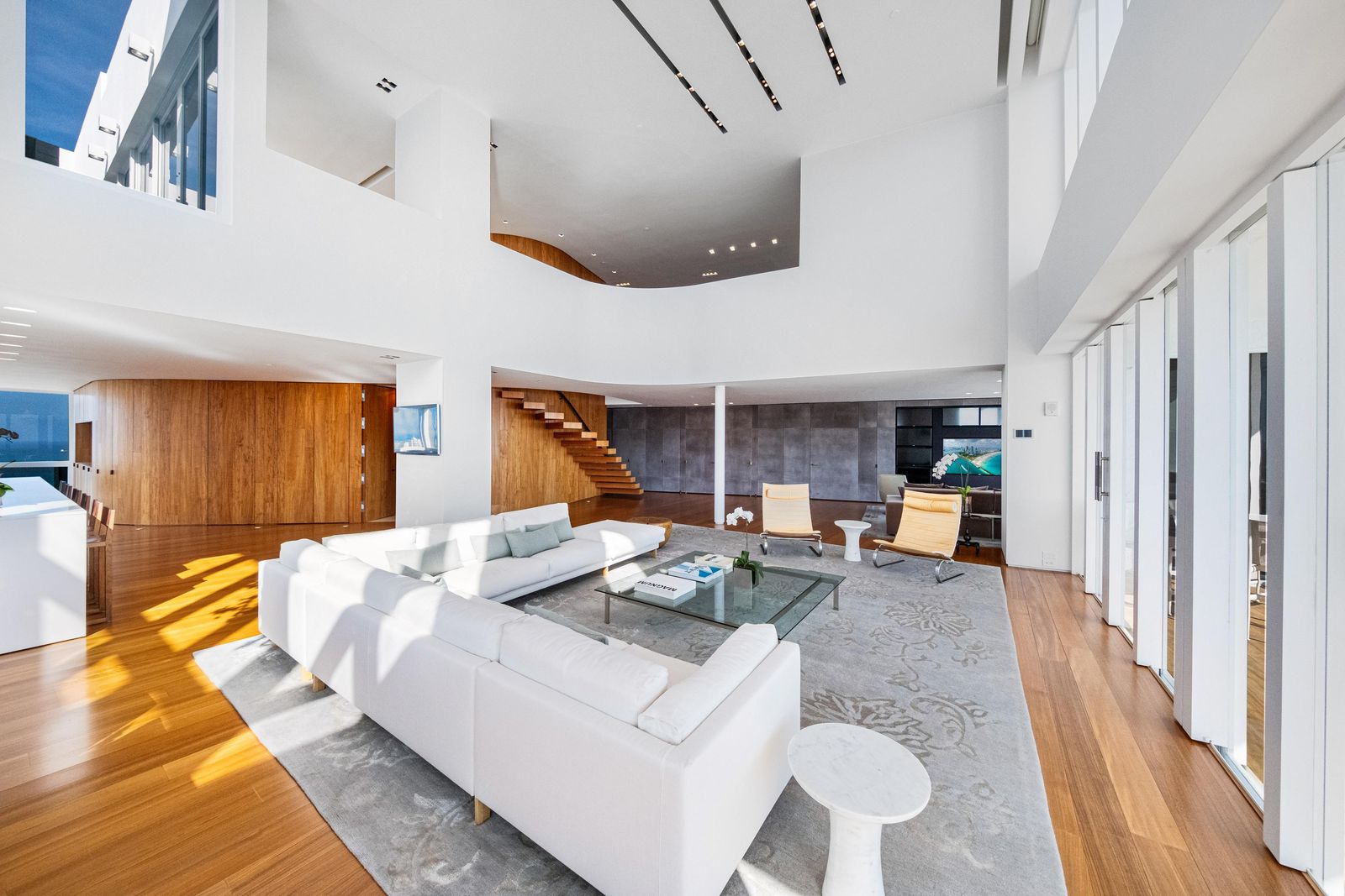 Fresh Look at Photo 2 Of 7 In Chad Oppenheim Designed Two Story