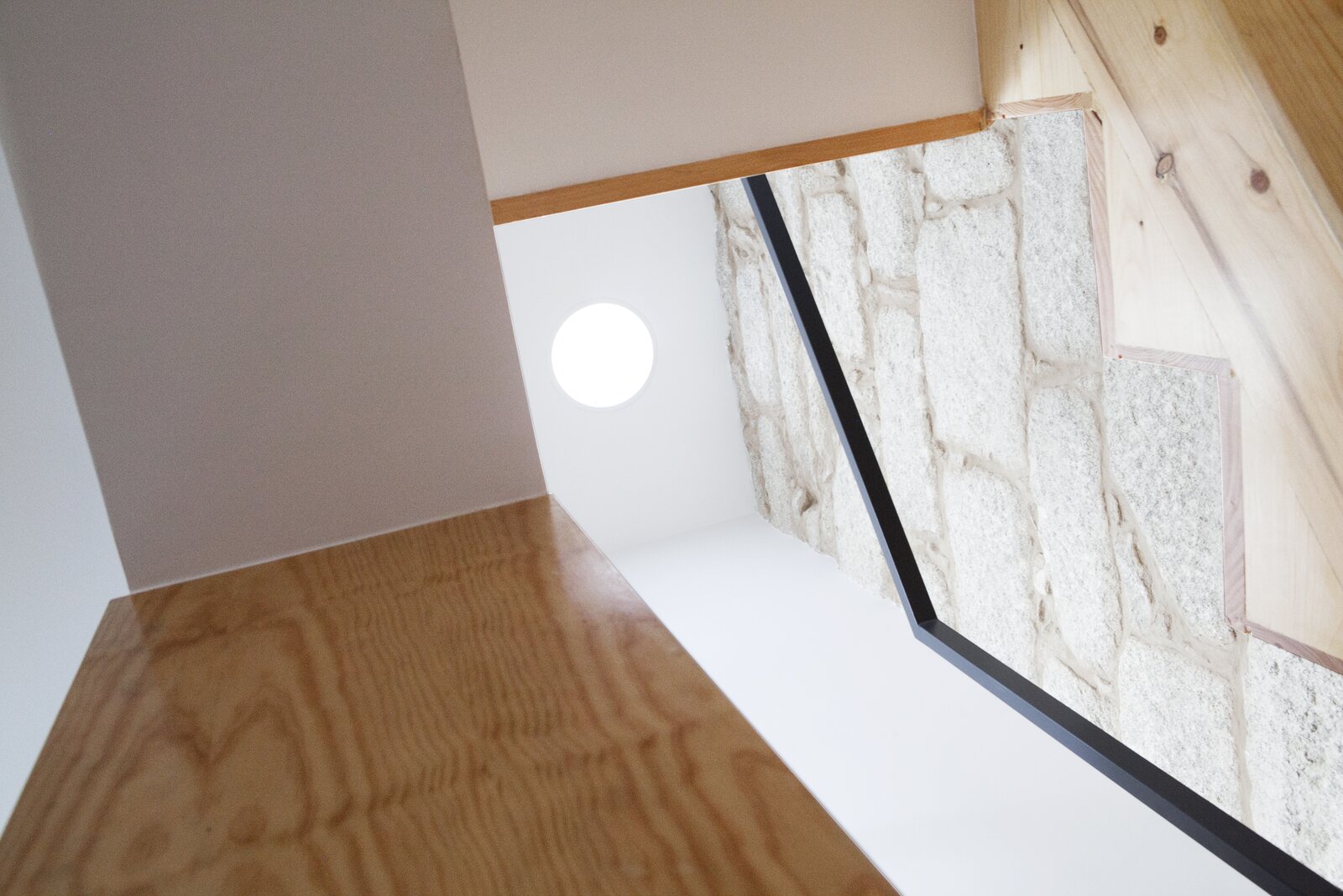 Photo 10 of 29 in Casa da Cruz by A2Office Blog Dwell