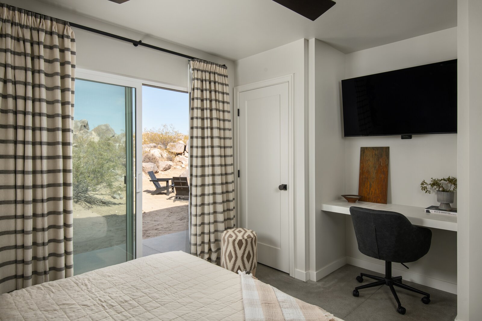 Photo 13 of 38 in Vesper House by White Desert House Dwell