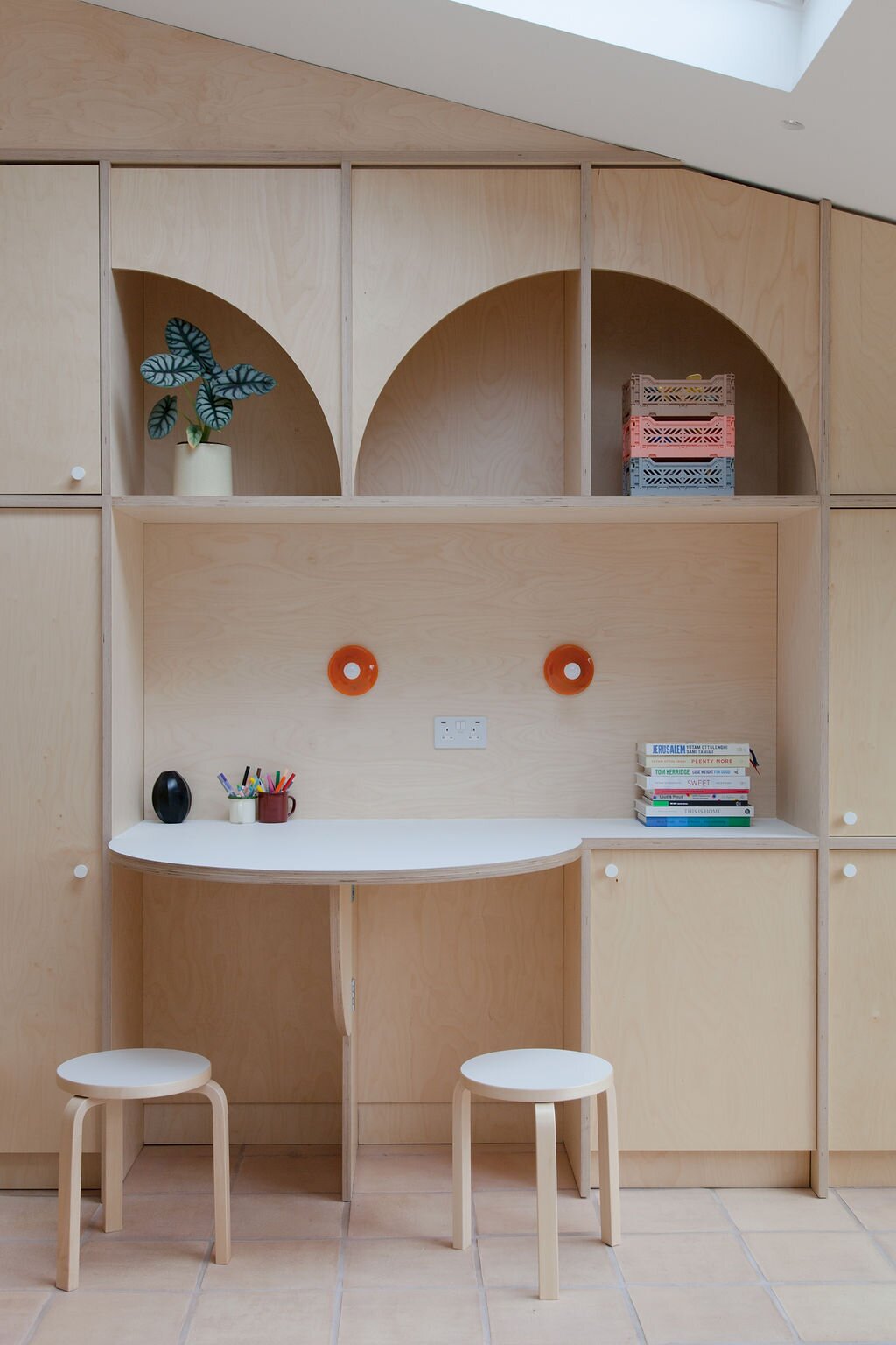 Photo 14 of 22 in Curvy Plywood Punches Up the Interiors of a 1920s