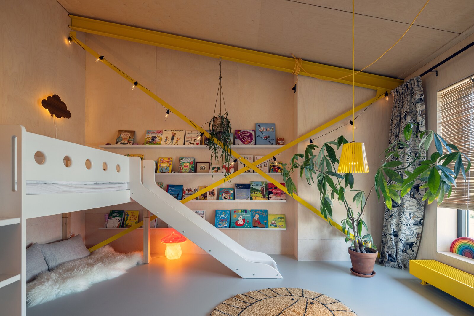 Photo 13 of 15 in A Rooftop Extension in the Netherlands Sets a New