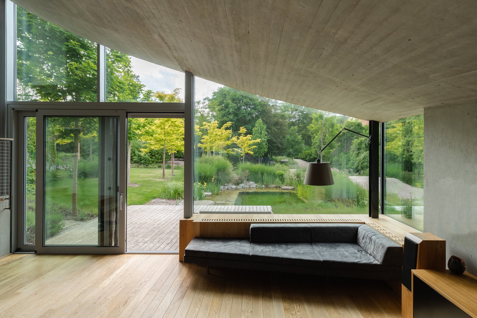 Photo 13 of 20 in It’s a House. It’s a Hill? - Dwell