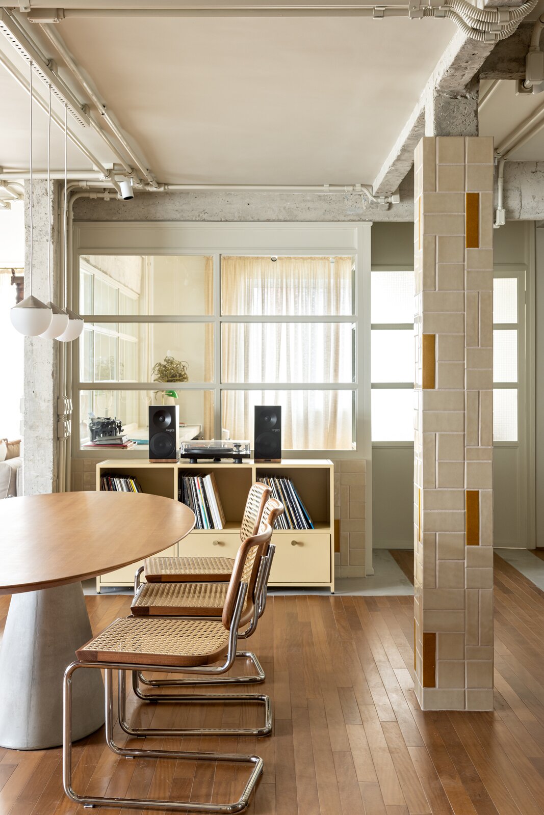 Photo 7 of 22 in Creamy Tile Polishes Up a Brazil Apartment’s Rough ...