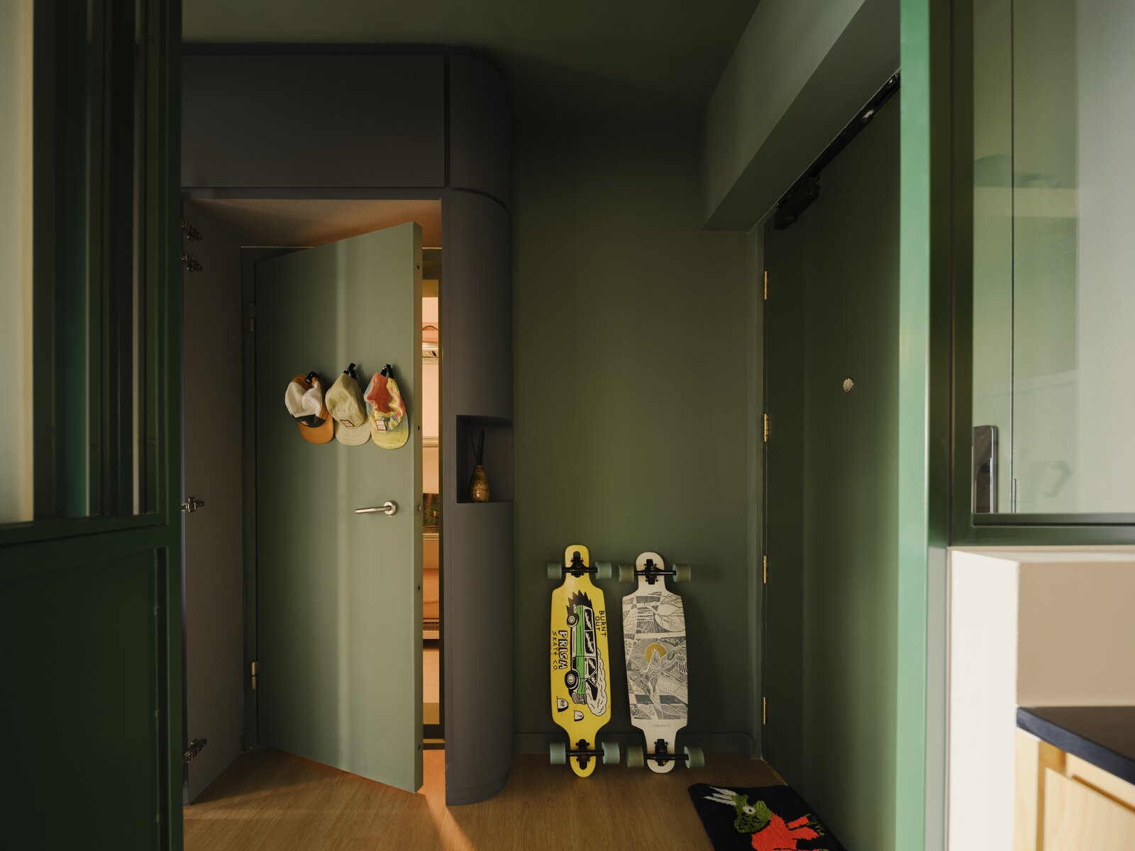 Beautiful view of Off-Grid Penthouse Apartment Knife And Cutting Systems