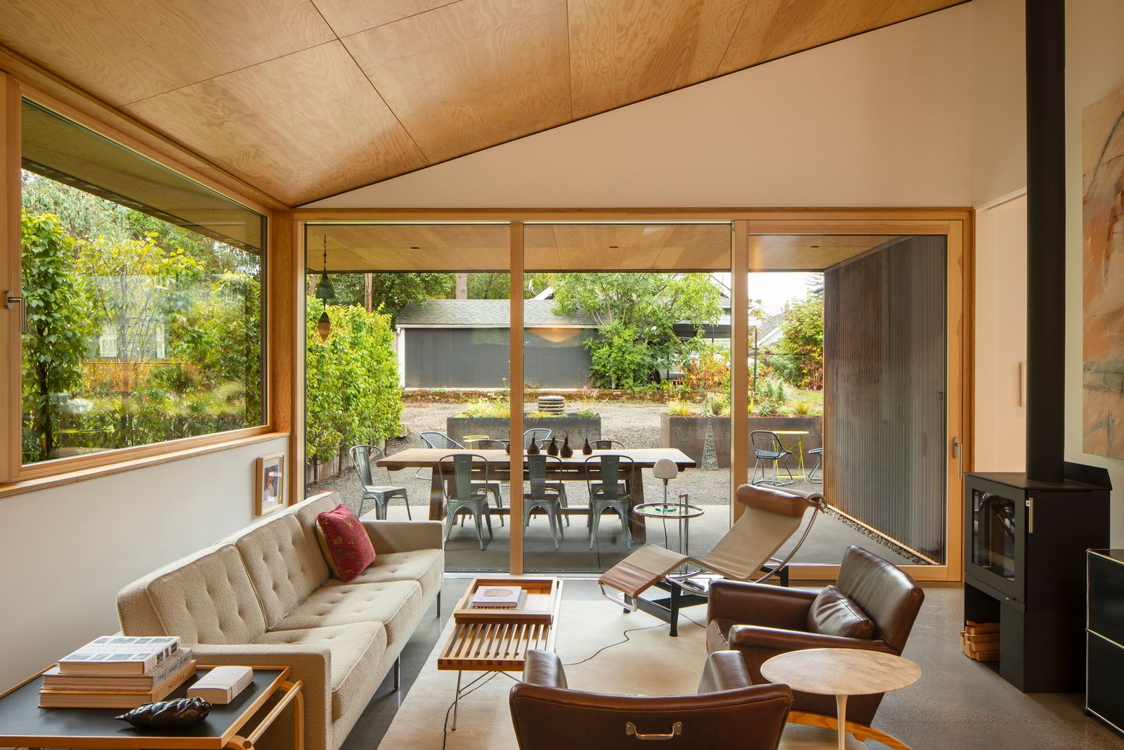 Photo 12 of 18 in A Couple in Their 70s Made Downsizing Easy by