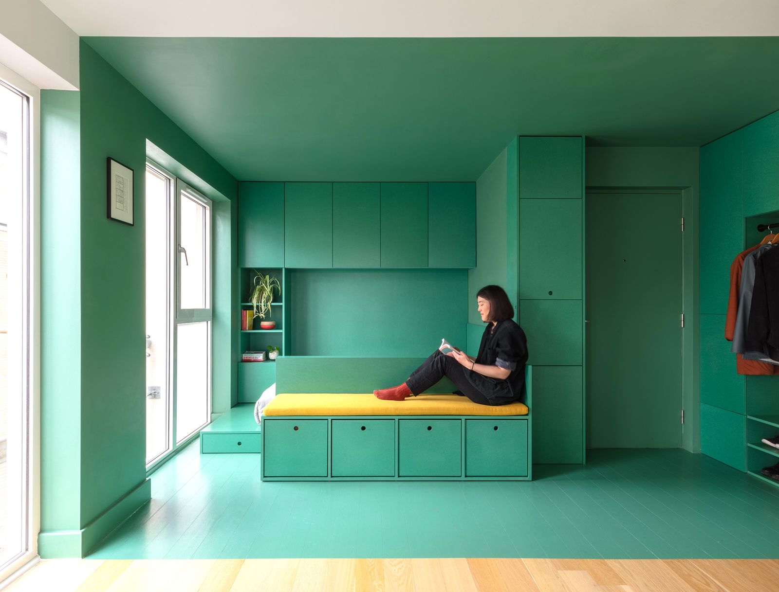 <div>£25K in Adaptable Millwork Gives a Tiny London Flat 