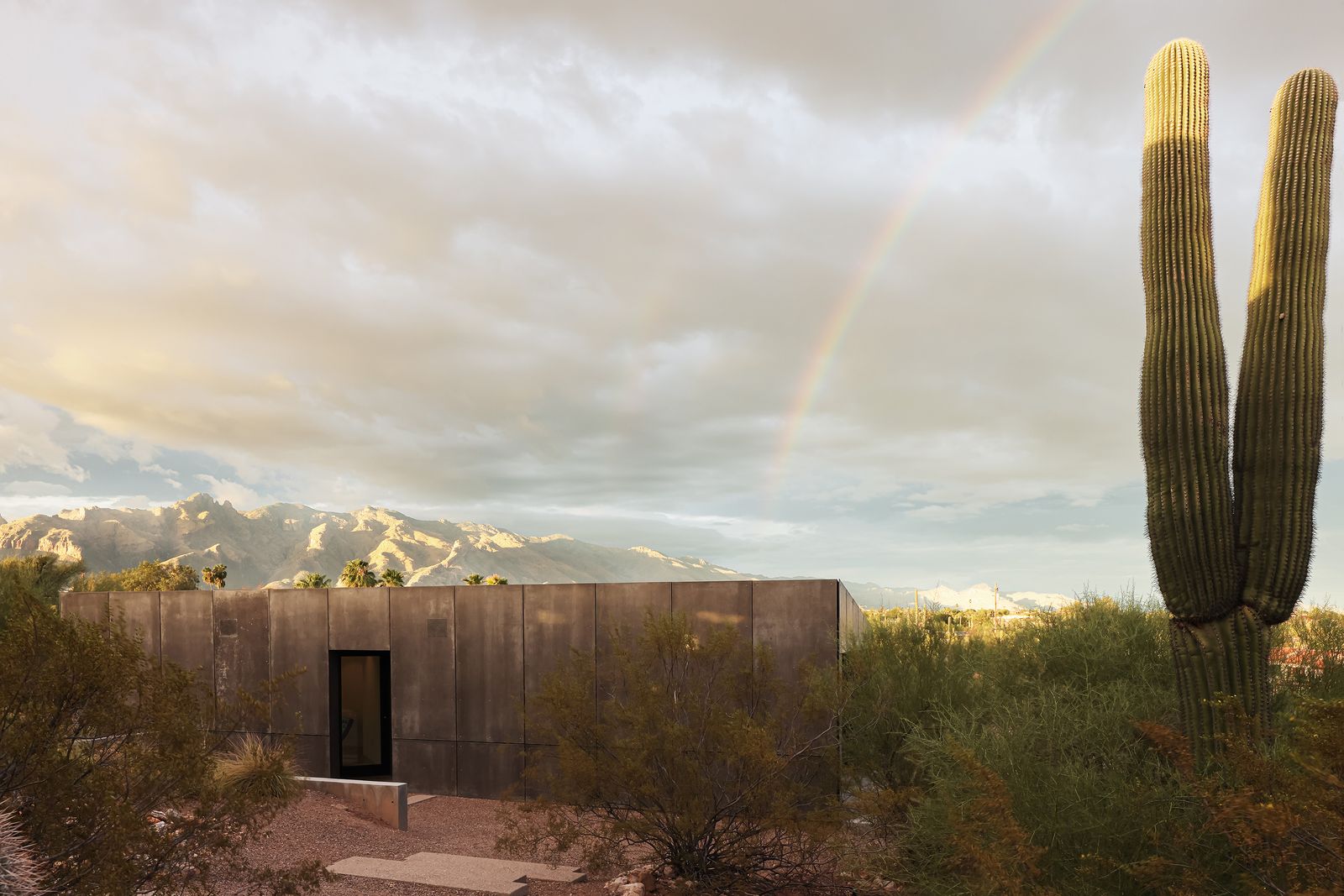 Every Room of This Arizona ADU Captures a New View of the Sonoran Desert