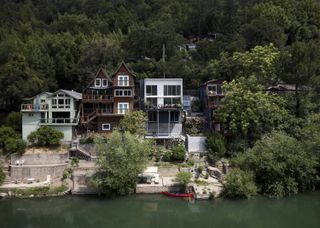 This Riverfront Home in Northern California Maxes Out Water Views