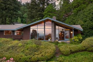 Vintage Vibes Fill an Architect’s $1.7M Midcentury Home in Portland