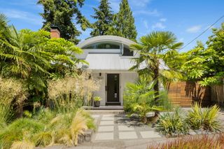 The Spaceship Home From "Portlandia" Just Landed on the Market for $975K
