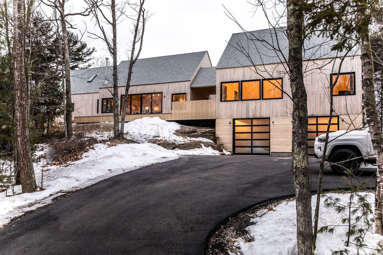 Photo 15 of 17 in House on a Ridge in Maine by Barrett Made Maine