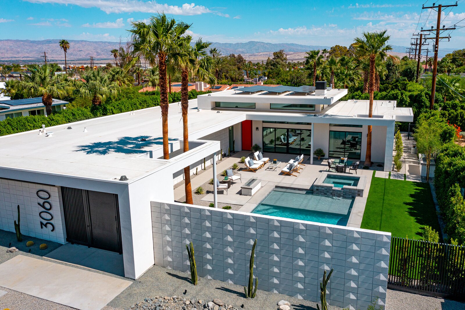 Photo 2 of 16 in Modern New Construction in the Heart of Palm Springs