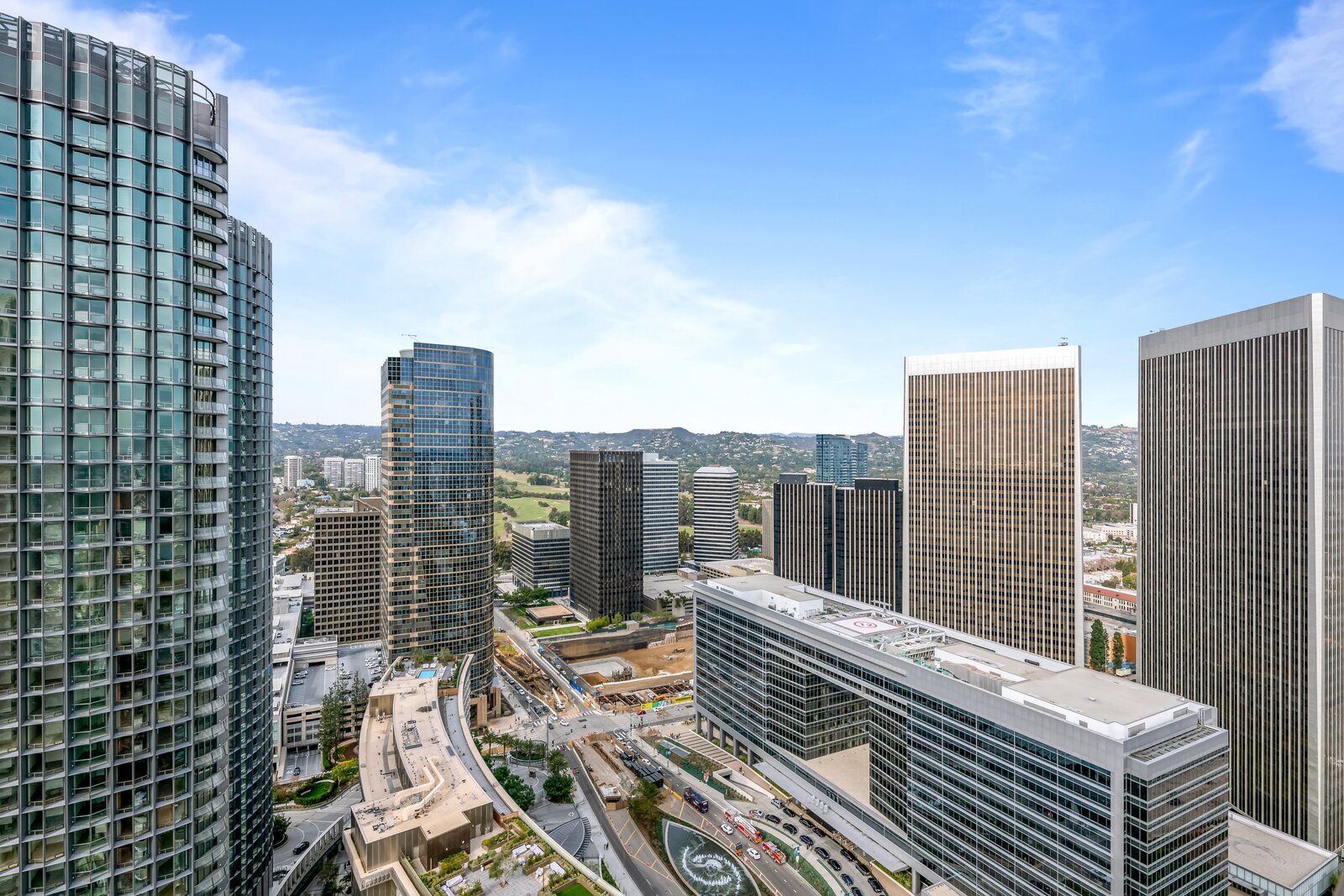 Photo 6 of 12 in RH-Furnished Penthouse in LA's Star-Studded Highrise ...