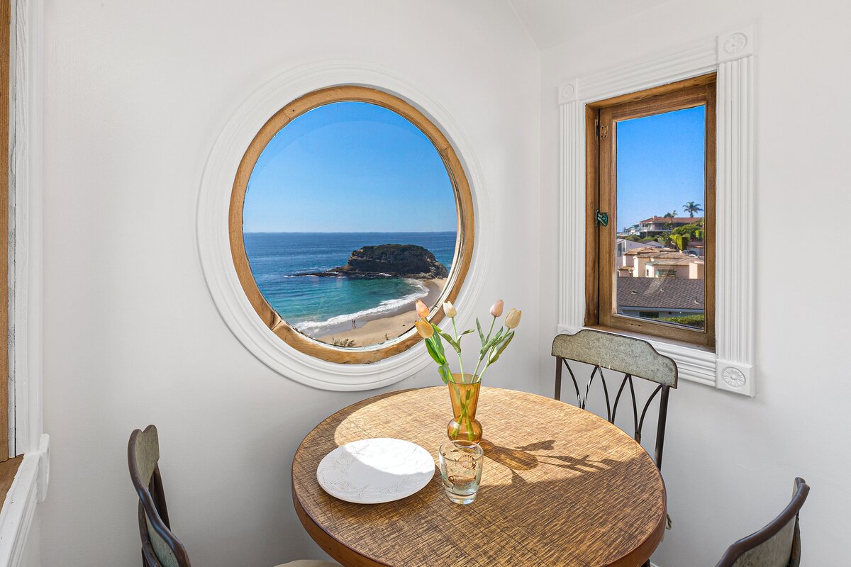 Photo 4 of 16 in At 25M, This Oceanfront Corner Bluff Estate in Laguna