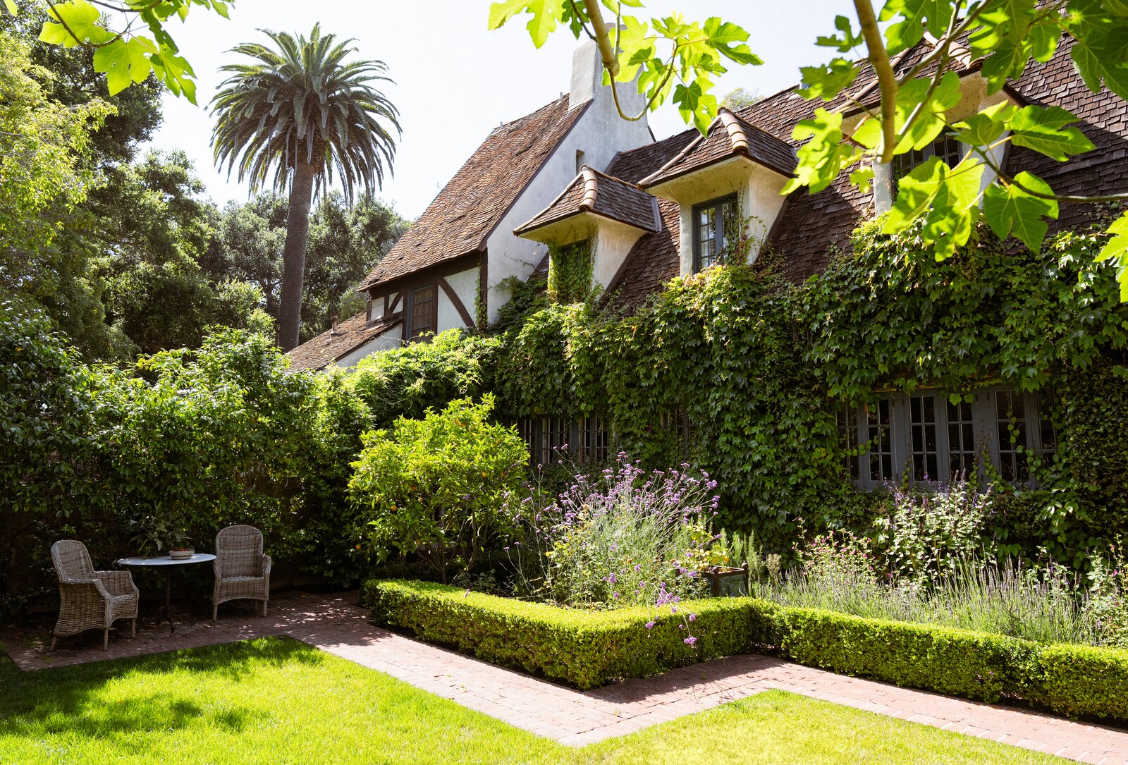 Photo 1 of 10 in Rare Washington SmithDesigned French Home in