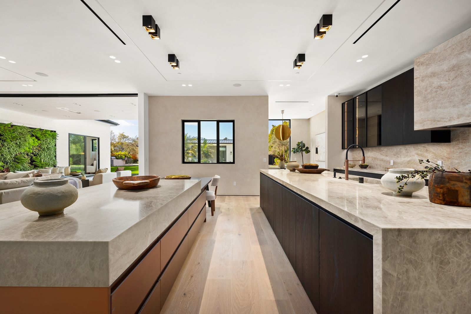 Photo 5 of 13 in Striking New Modern Farmhouse by Award-Winning Gispan ...