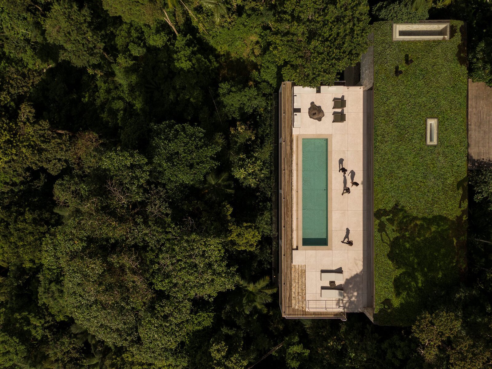Photo 3 of 15 in LAB House by Studio Arthur Casas - Dwell