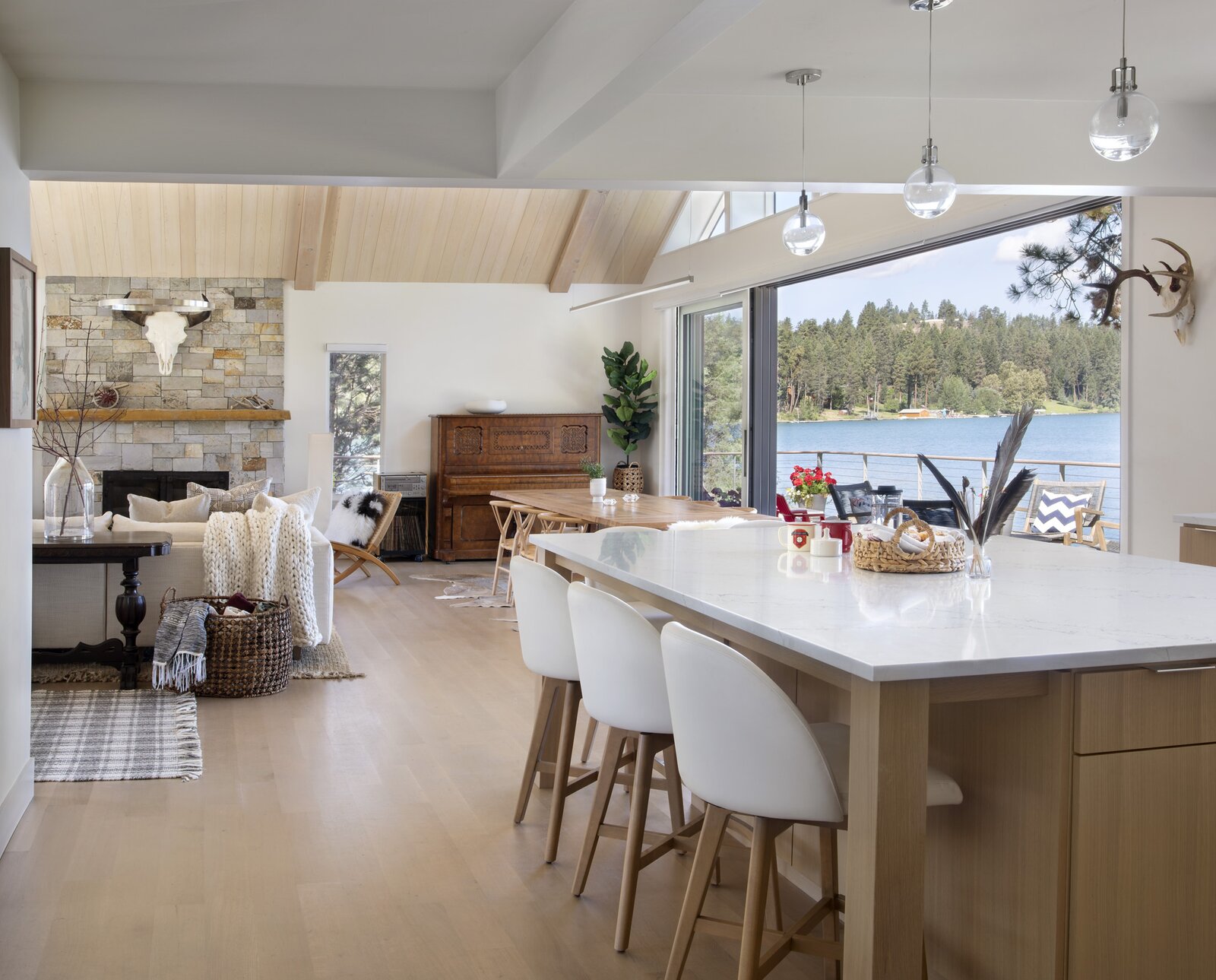 Photo 3 of 12 in Flathead Hygge Lakehouse by MMW Architects - Dwell