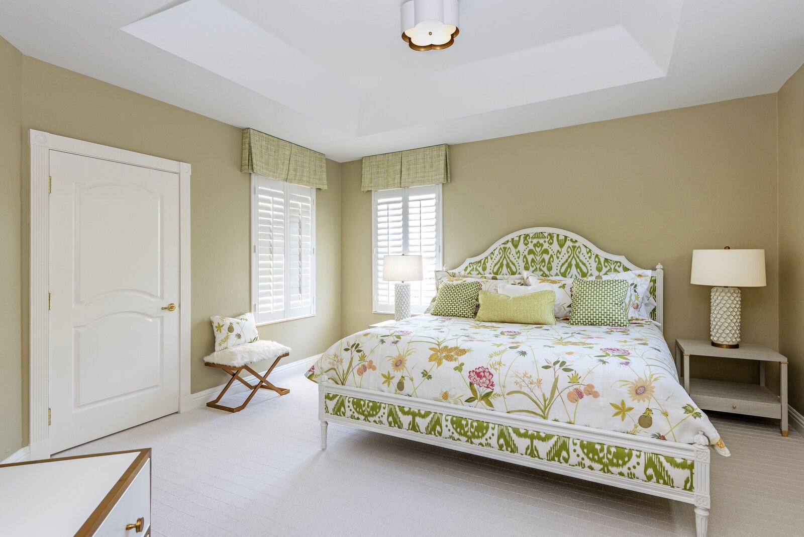 Photo 16 of 18 in Harbor House by Collins Interiors by Hannah