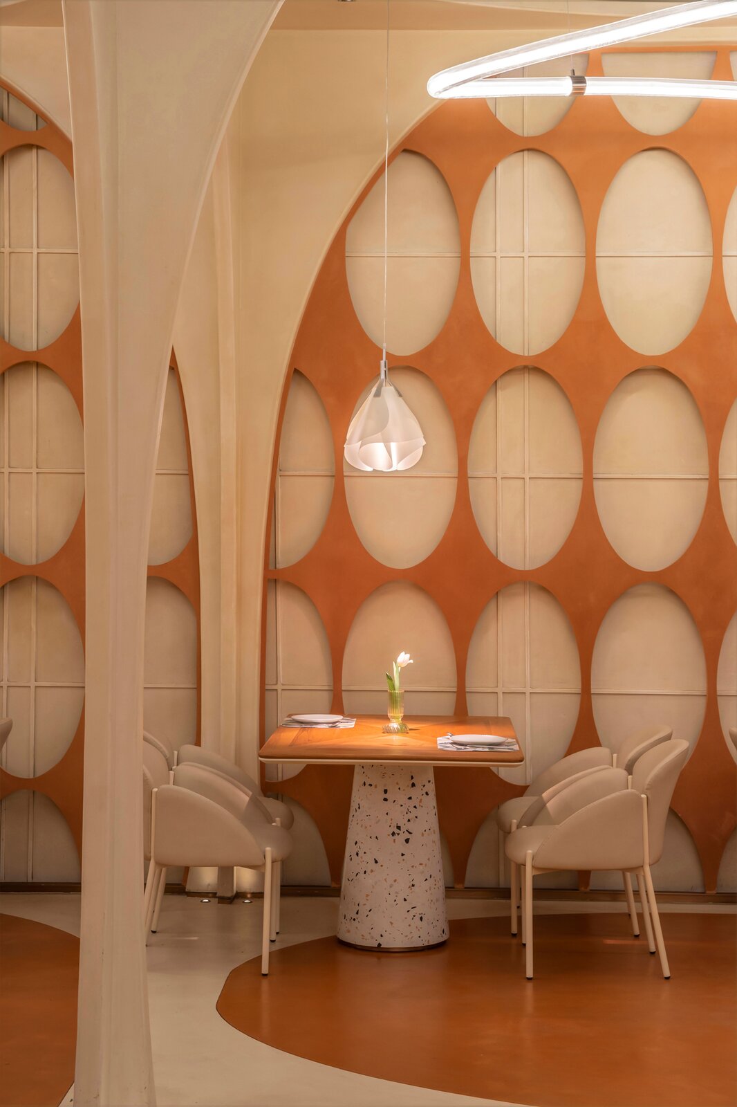 Photo 3 of 15 in M11 Huayang Restaurant by Linkchance Architects by DW ...