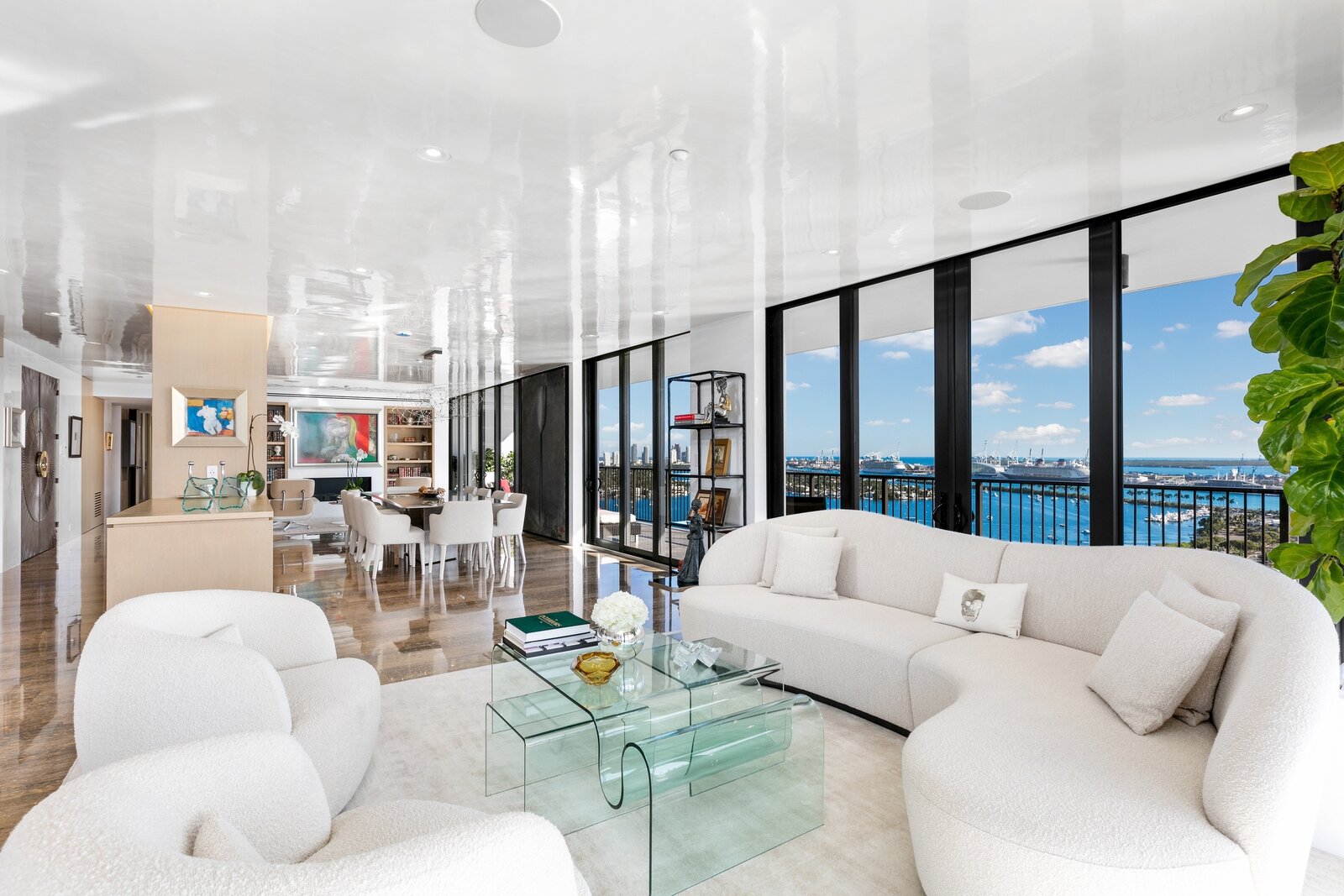 Photo 6 Of 7 In Miami Penthouse Is An Art Gallery In The Sky By Modern