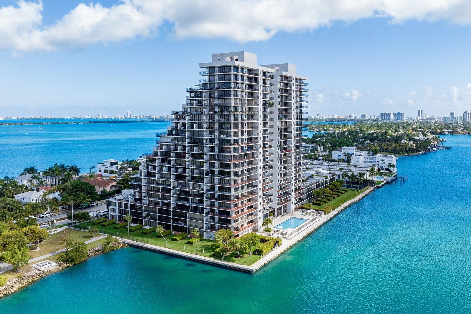 Image showcasing Photo 7 of 7 in Miami Penthouse is an Art Gallery in the Sky by Modern ...