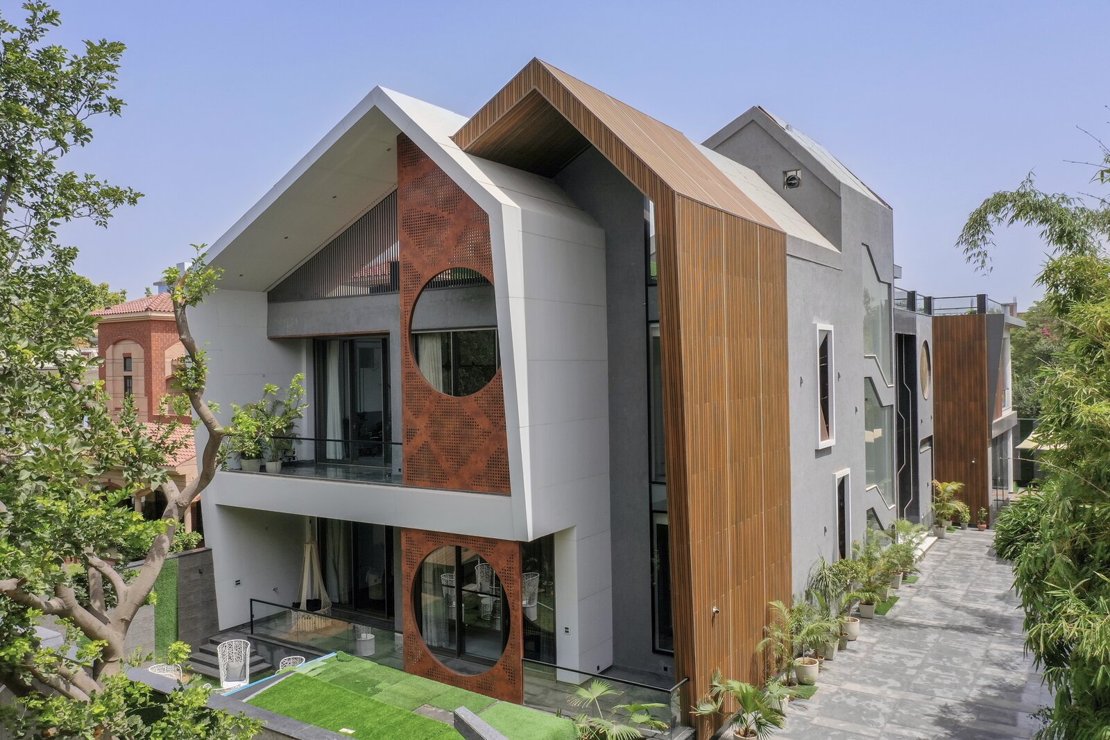 Photo 4 of 11 in The Spruce House by Design Acrolect by Design