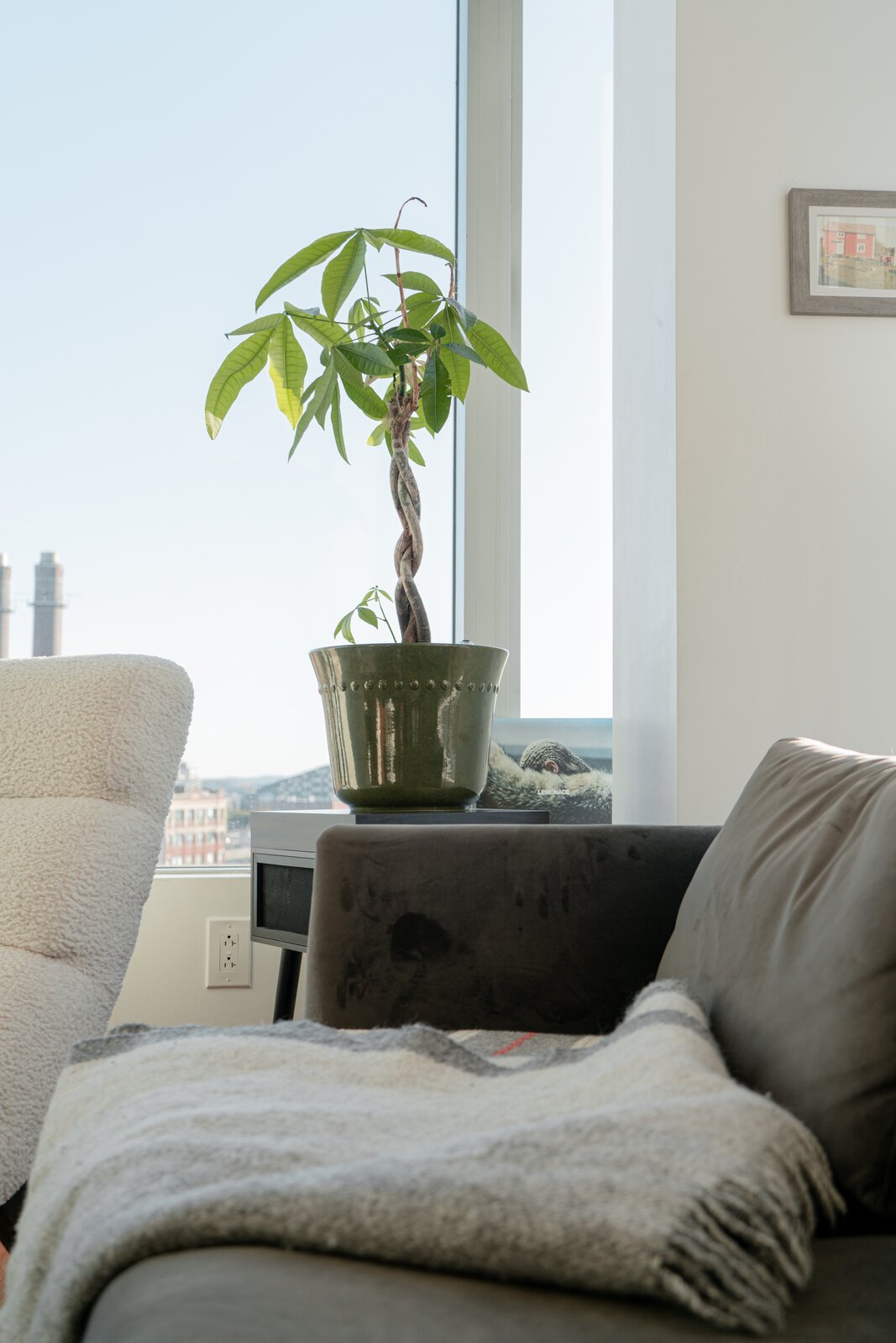 Picture of Photo 15 of 22 in How to apply a dark Scandinavian Interior design ...