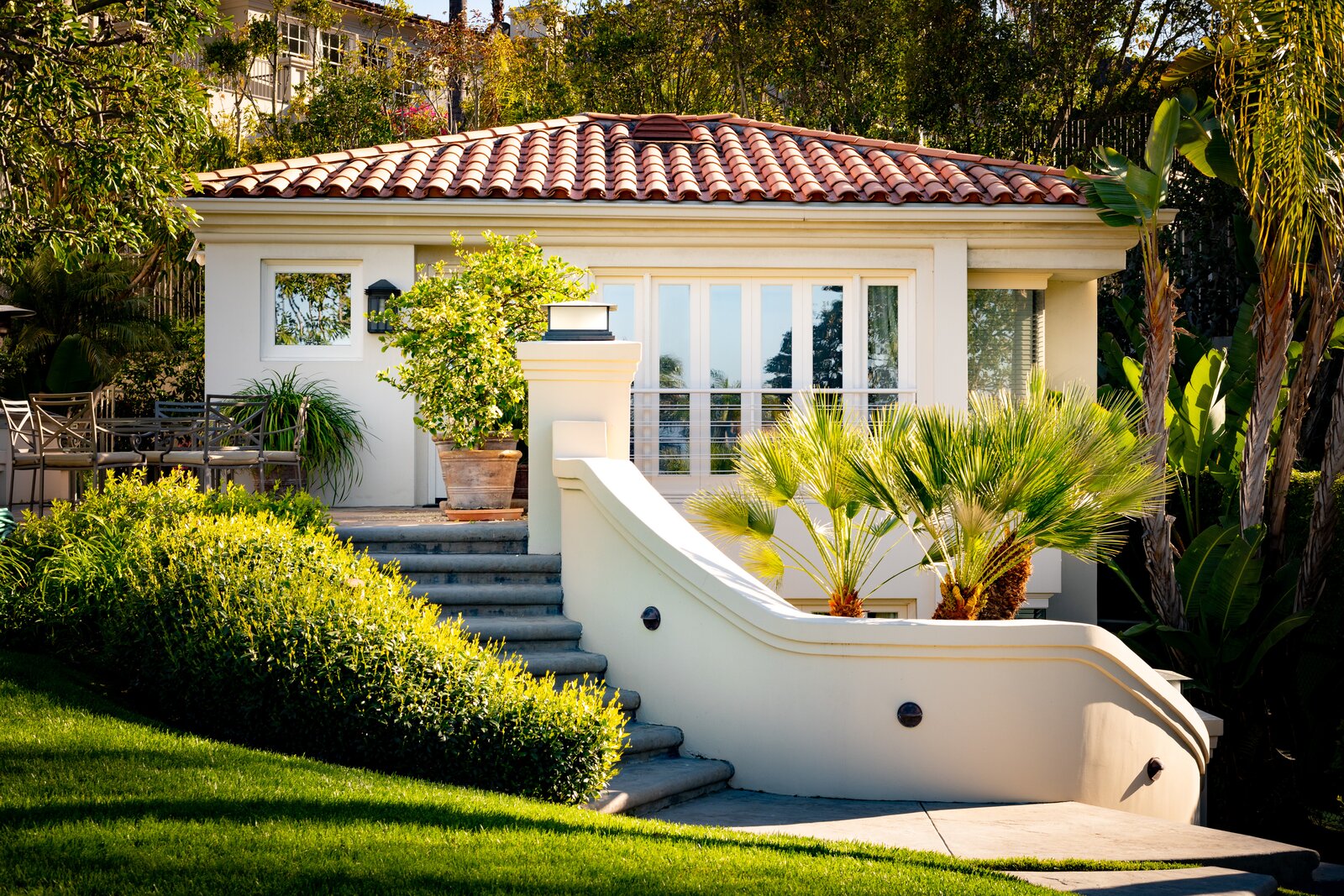 Photo 5 of 8 in Media Mogul Jules Haimovitz Lists Beverly Hills