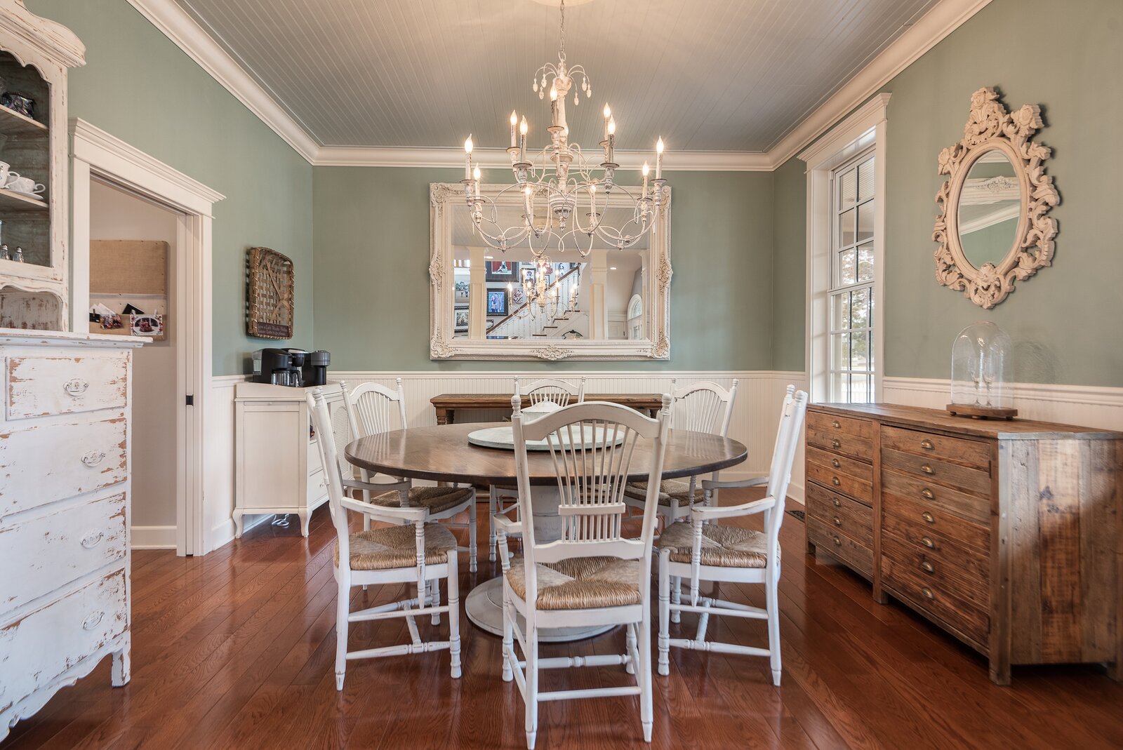 Photo 6 of 16 in 20Acre Equestrian Estate in Bend, OR With Treehouse