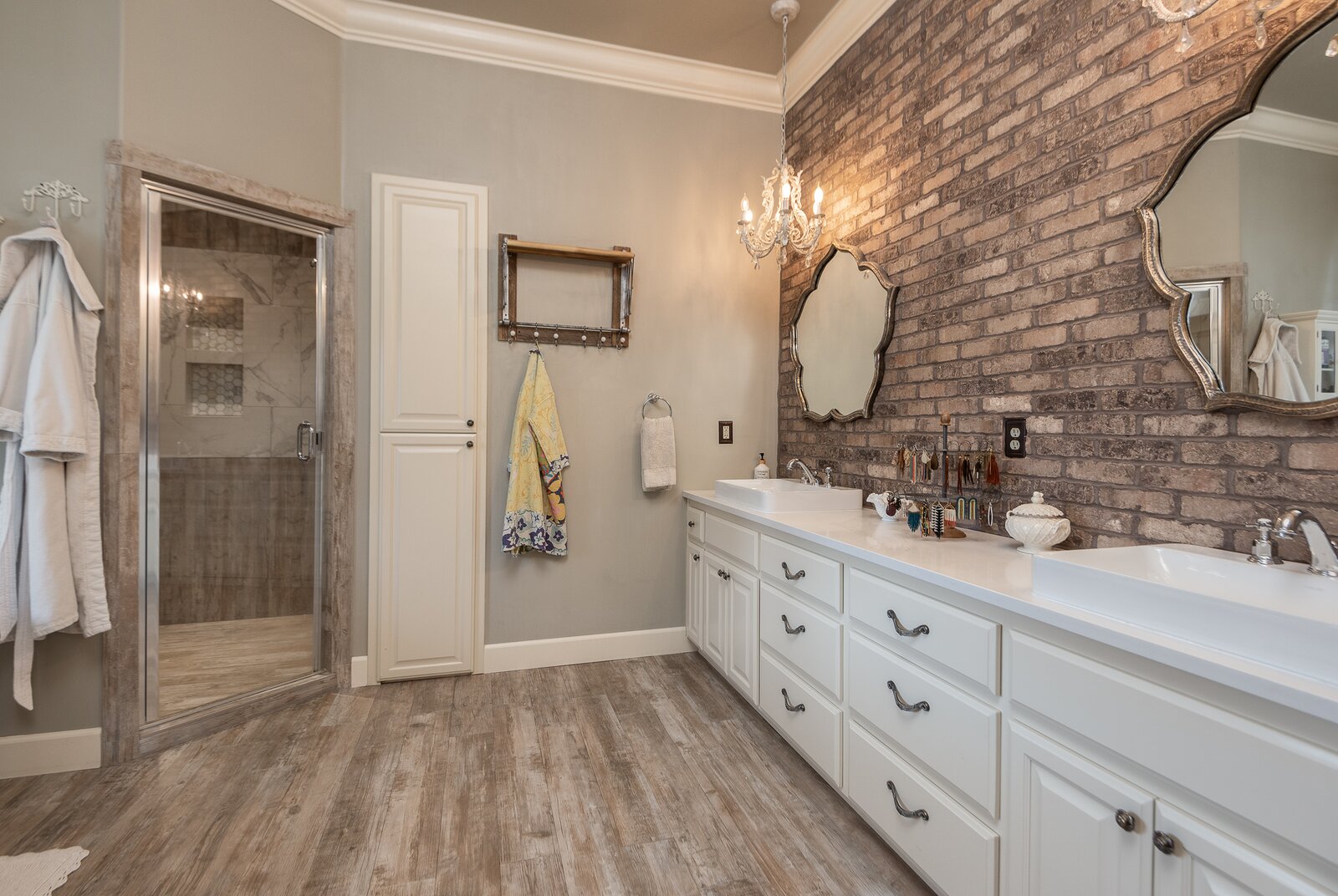 Photo 9 of 16 in 20Acre Equestrian Estate in Bend, OR With Treehouse