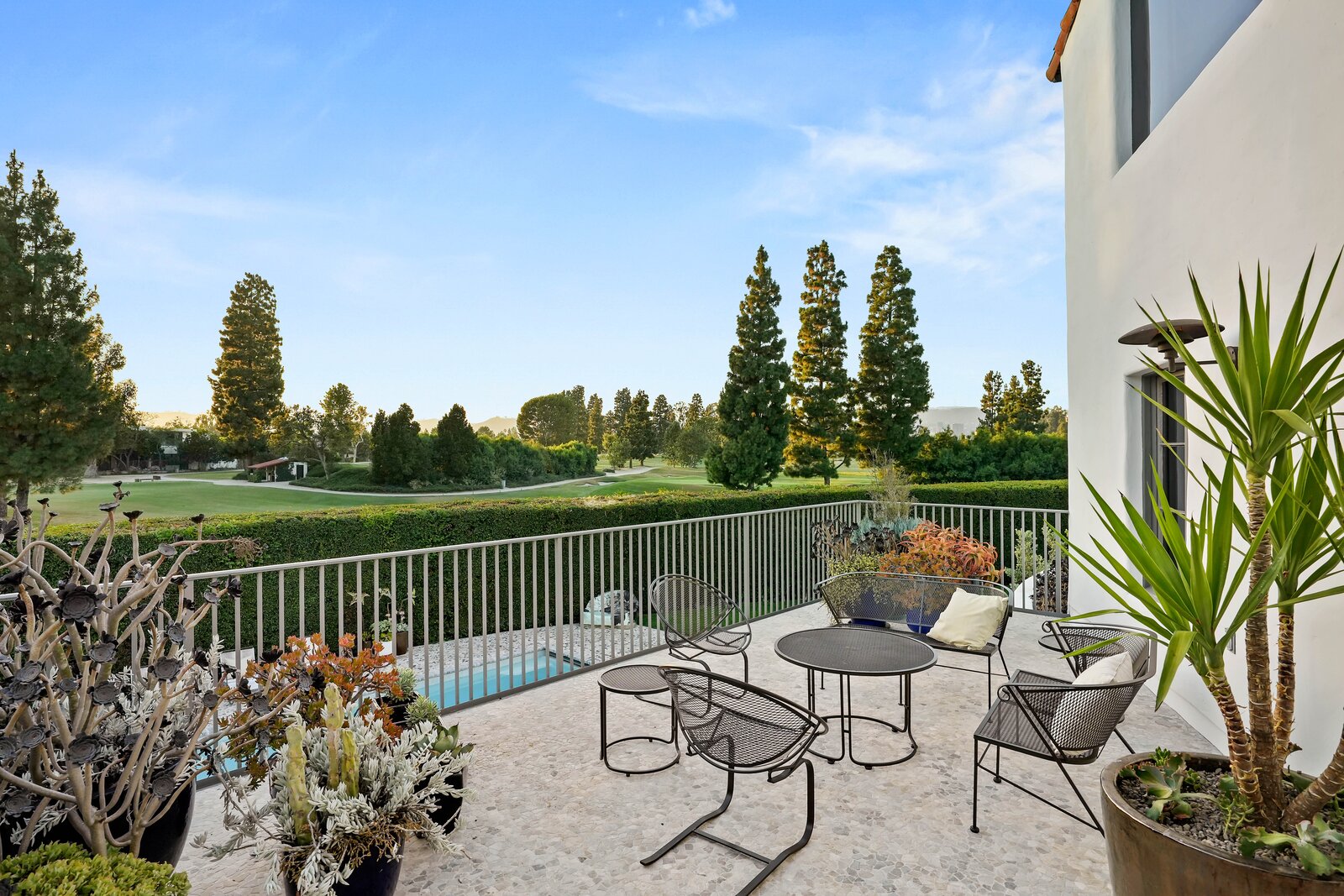 Photo 11 of 13 in 23M Iconic Howard Hughes Estate Reimagined For the