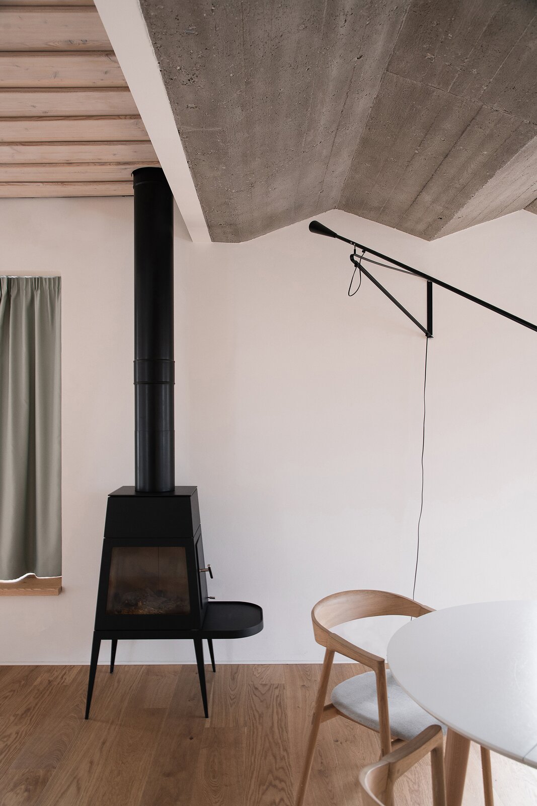 Photo 14 of 35 in House in Zbraslav by Alex Shoots Buildings Dwell