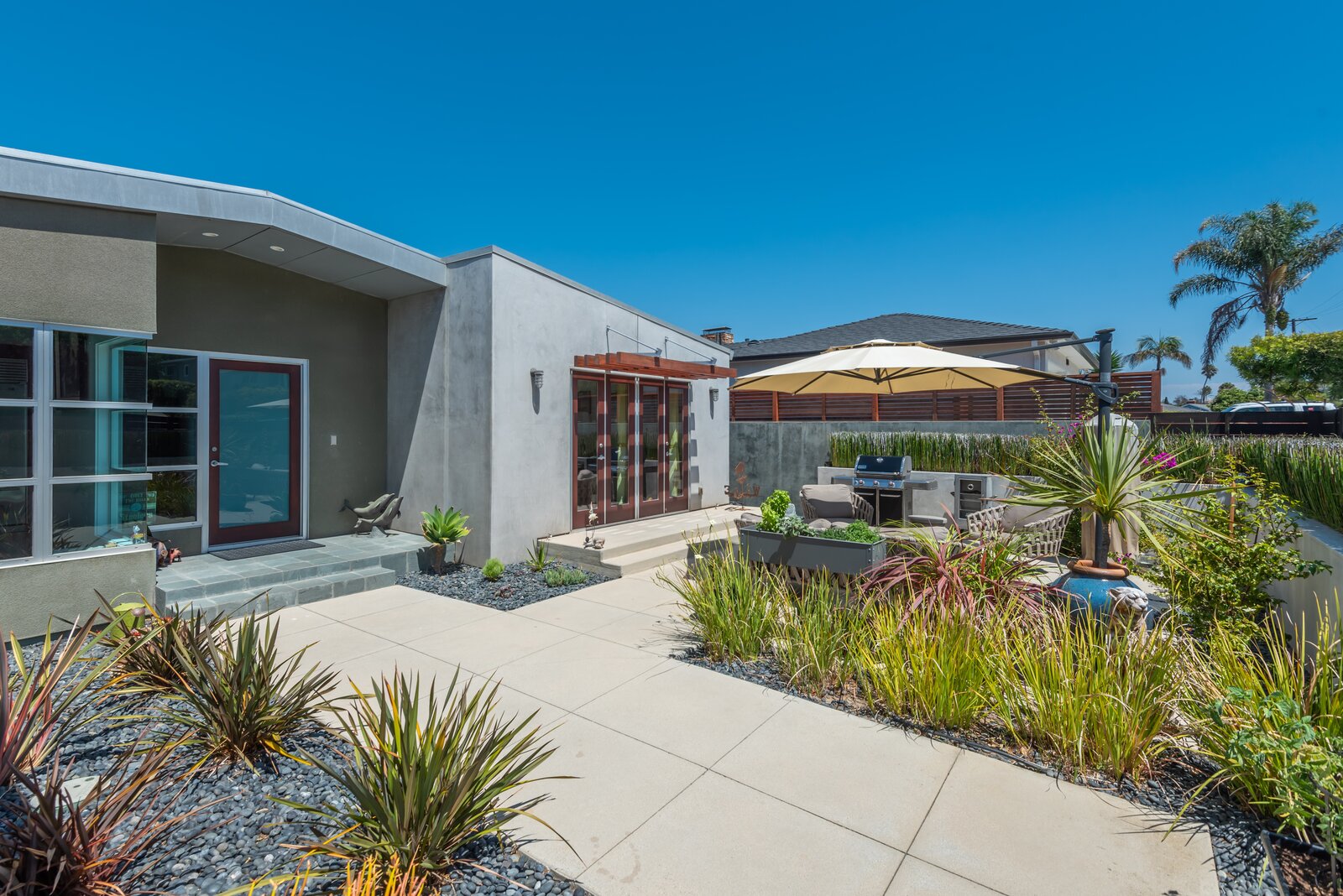 Photo 2 of 22 in The Riviera Home by Tim Lesser Dwell