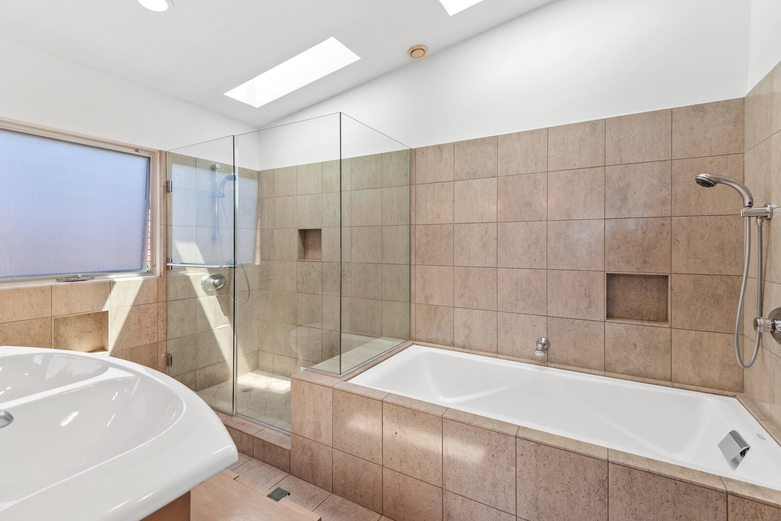 Photo 9 of 22 in The Riviera Home by Tim Lesser Dwell