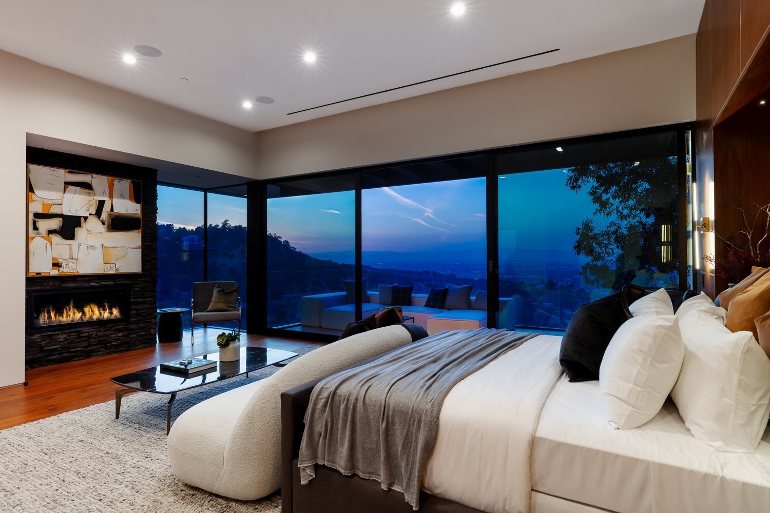 Photo 12 of 17 in Urban Design Specialists Mulholland Estate by