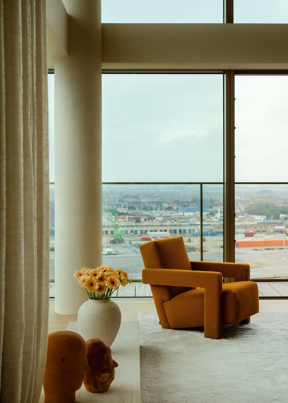 Photo 3 of 17 in Seaside penthouse by TJIP interior architects by SAVVY ...