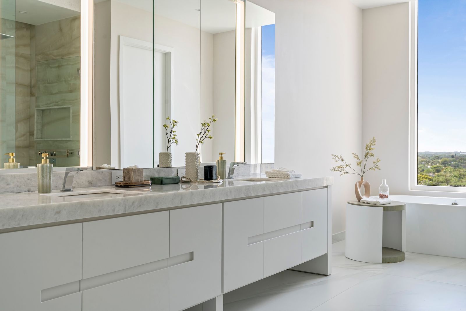 Photo 3 of 5 in Penthouse 904 at ALINA 220 in ALINA Residences Boca ...