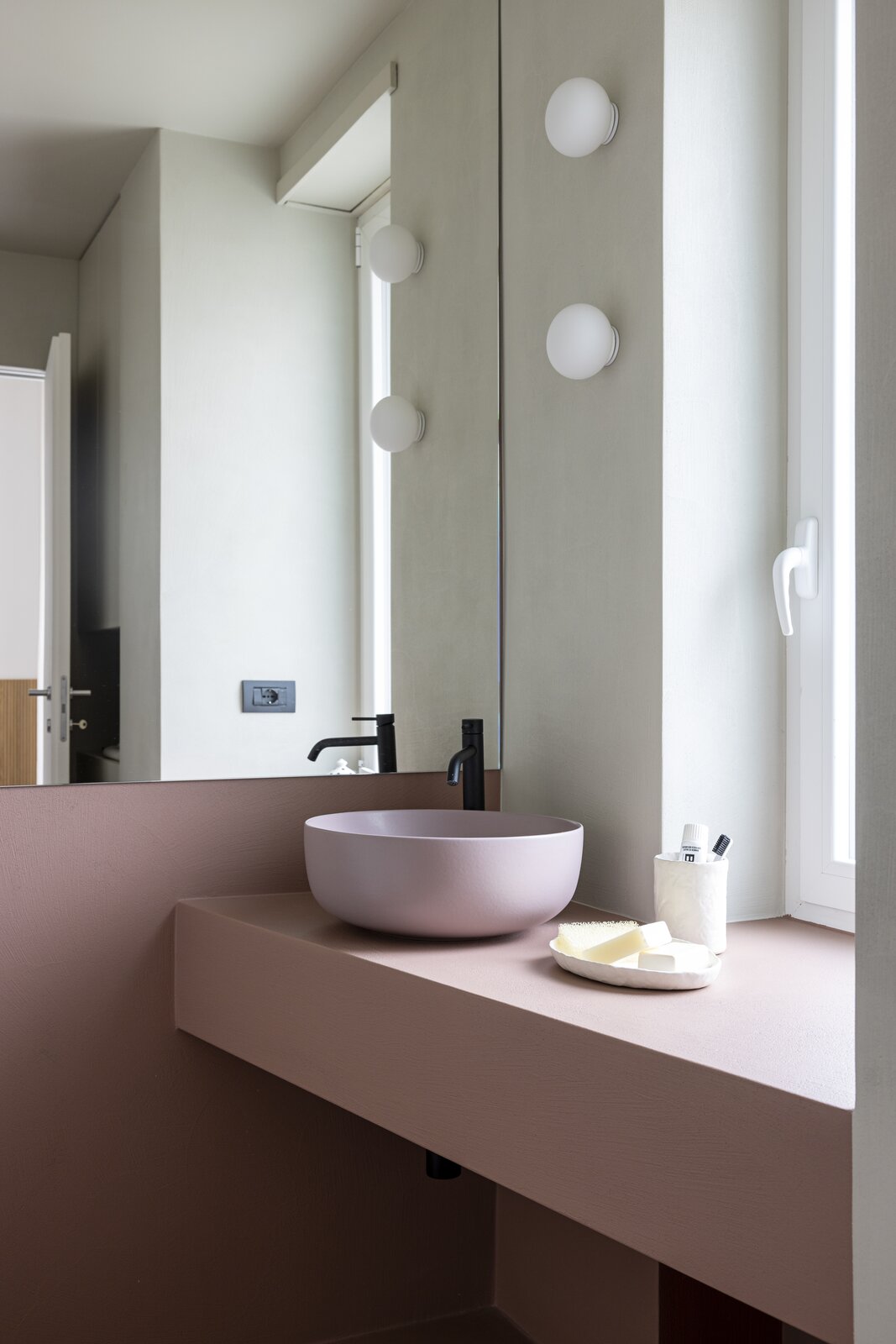 Photo 20 of 21 in Canonica Apartment by Euga Design Studio - Dwell
