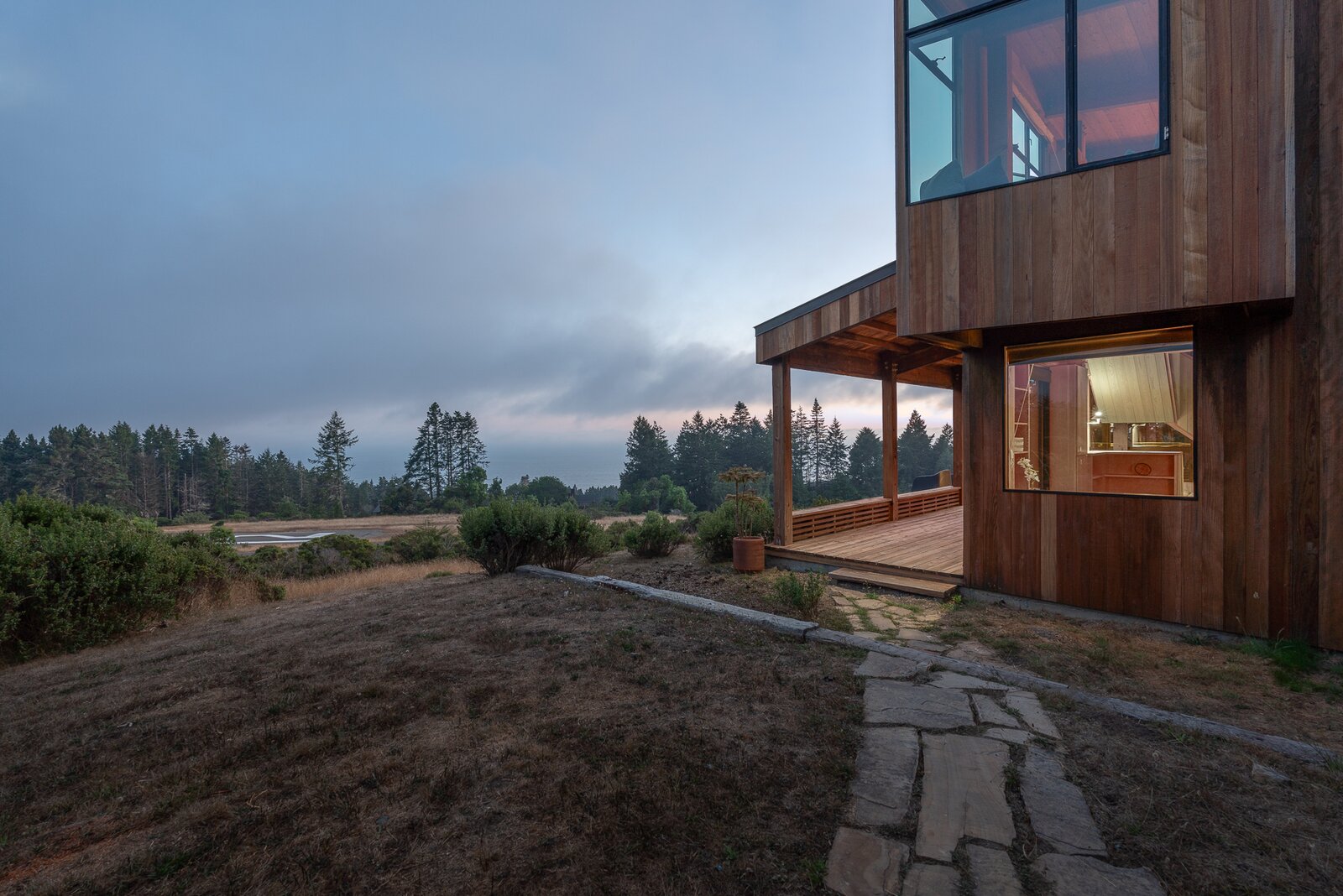 Photo 2 of 10 in The Sea Ranch House at the Airfield by Bill Oxford Dwell