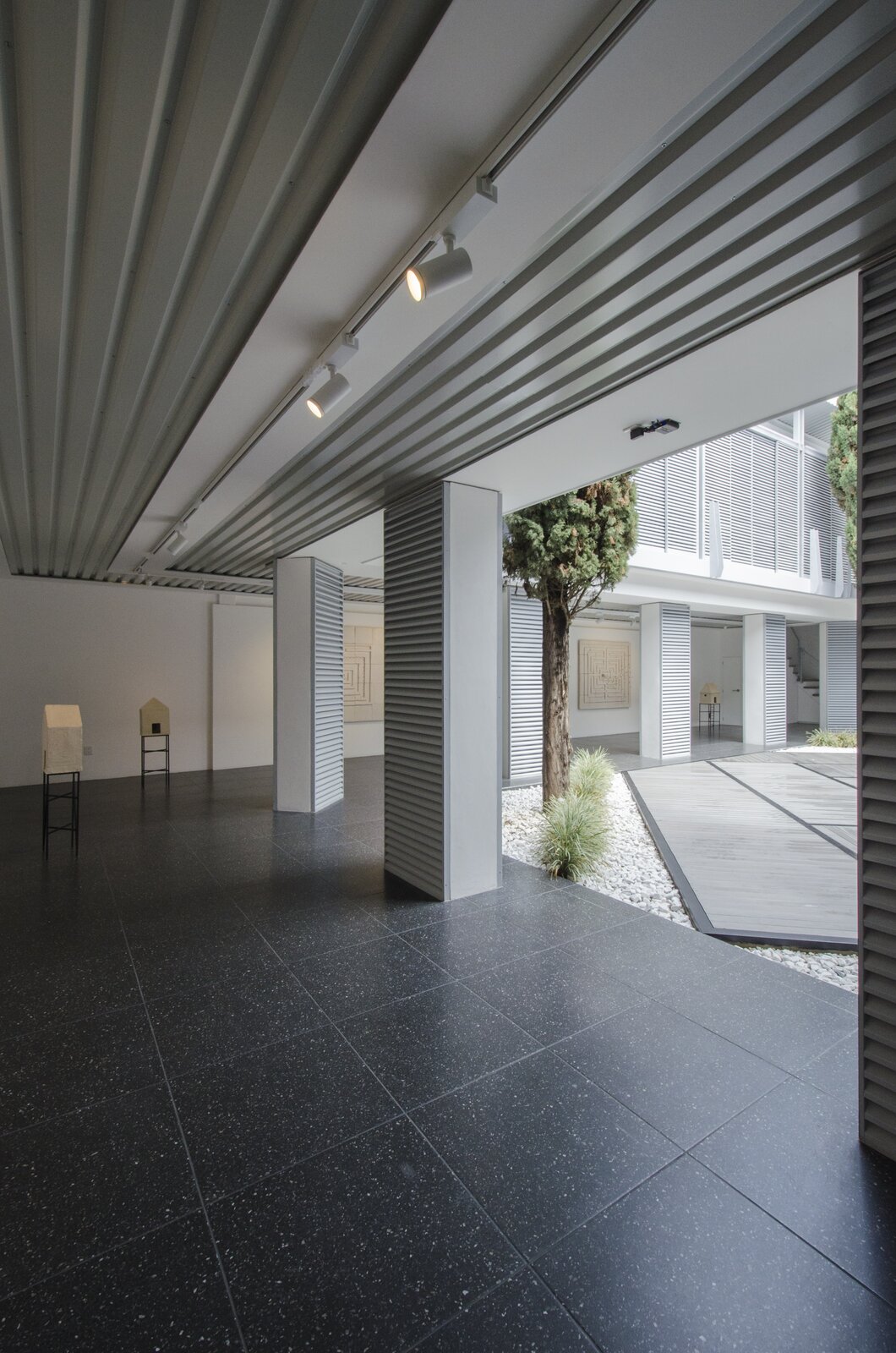 Photo 20 of 44 in Gallery NN by t804 taller de arquitectura - Dwell