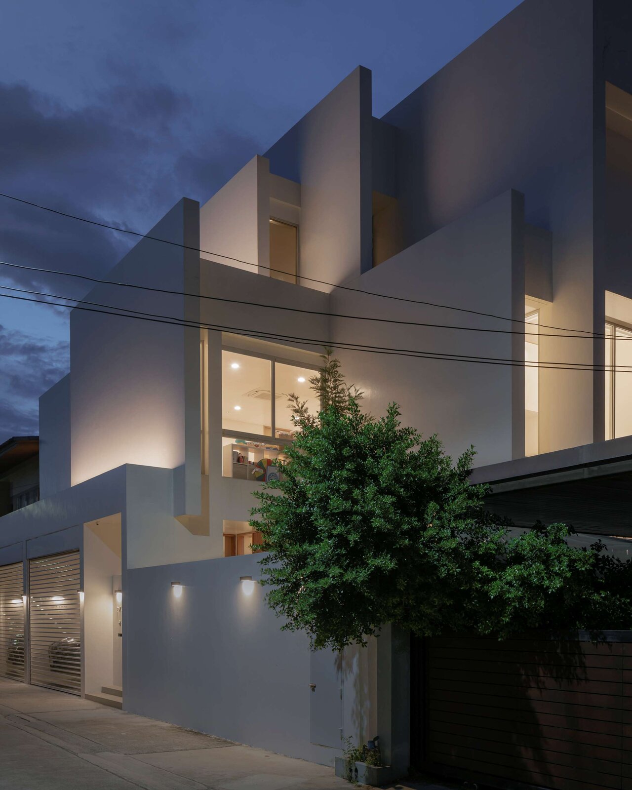 Photo 20 of 64 in House in CHOKCHAI 4 by BlackPencils Admin2 - Dwell