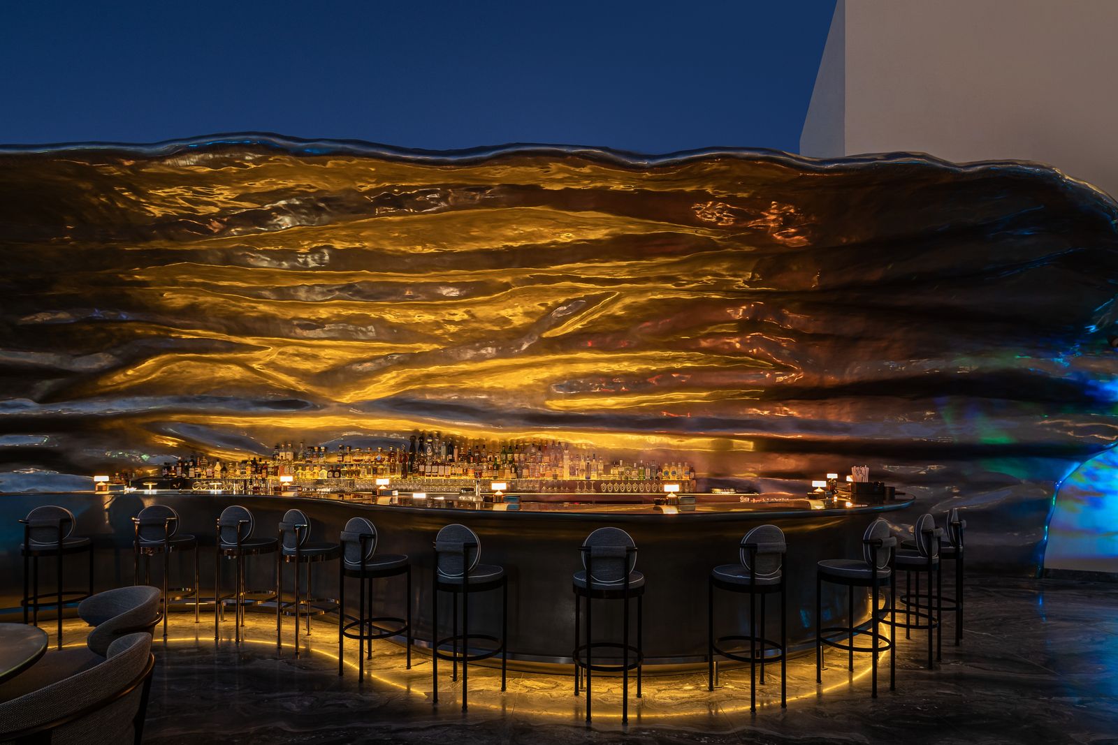Jumera Mini Bar Photo 6 of 10 in New Mercury rooftop bar at Four Seasons Jumeirah in ...