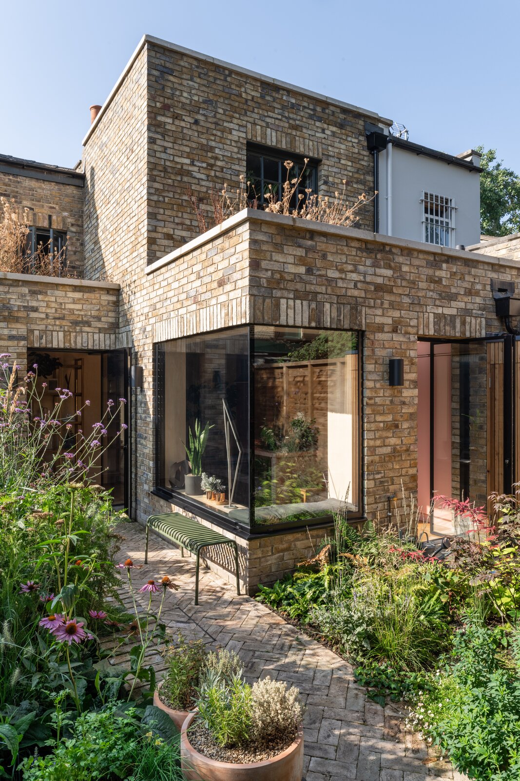 Photo 10 of 44 in Hawthorn House by Bradley Van Der Straeten Architects ...